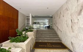 Apartamento 2 quartos 200m da praia e ao lado dos Shoppings Leblon
